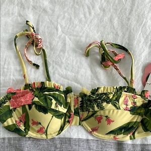 Aguabendita Tropical Floral Bikini Top
